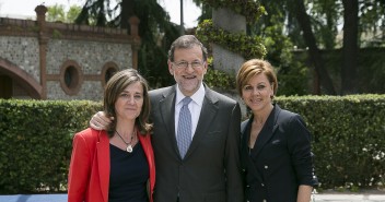 Mariano Rajoy y María Dolores de Cospedal con la cabeza de lista al Congreso por Valencia, Elena María Bastidas