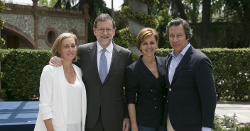 Mariano Rajoy y María Dolores de Cospedal con los cabezas de lista al Congreso por Extremadura