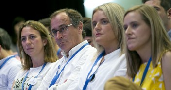 Alfonso Alonso y mari Mar Blanco en la clausura de la Escuela Miguel Ángel Blanco