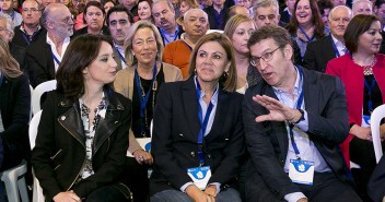 Andrea Levy, María Dolores de Cospedal y Alberto Núñez Feijóo en la clausura del Congreso del PP de Galicia
