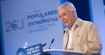 El vicesecretario de Autonomías y Ayuntamientos del PP, Javier Arenas