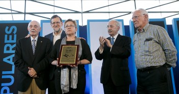 Mariano Rajoy entrega el Premio Pedrosa a todos los concejales del PP Vasco