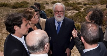 Miguel Arias Cañete y Alicia Sánchez-Camacho visitan Castelldefels