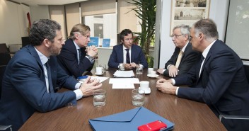 Carlos Floriano se reúner con Junckers, Pons y López-Isturiz 