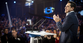 El presidente del PP Andaluz, Juanma Moreno, durante su intervención en la Convención Nacional