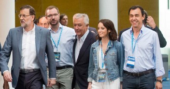 Andrea Levy con el presidente del Gobierno y el resto de vicesecretarios del PP