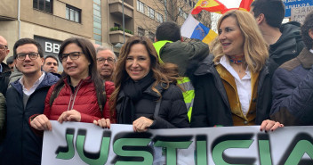 Concentración de apoyo a la Guardia Civil de Tráfico en Navarra