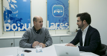 Ramón Moreno, Secretario Ejecutivo del PP en el Exterior, y Antonio Timoner, responsable de Comunicación del PP de España en Reino Unido.