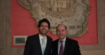 Ramón Moreno con el presidente de la Casa de Aragón en México, Carlos Plá