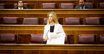 Cayetana Álvarez de Toledo, durante la sesión de control al Gobierno