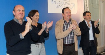 Luis de Guindos, Pedro Sanz, yCuca Gamarra, en la clausura la Convención Regional del PP de La Rioja