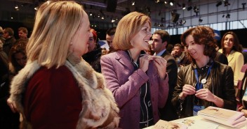 María Dolores de Cospedal visita los stands del 18 Congreso del PP