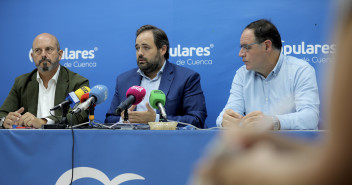 Pedro Rollán junto a Paco Núñez en rueda de prensa