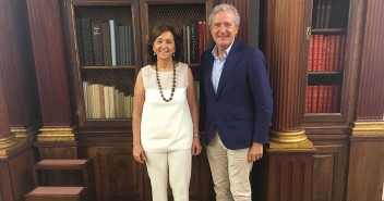Emilio Del Río se reúne con la directora de la Biblioteca Nacional