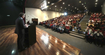 El presidente del Partido Popular, Alberto Núñez Feijóo, durante la conferencia pronunciada en la Universidad de Las Américas, de Quito