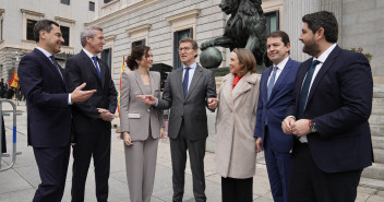 Alberto Núñez Feijóo en los actos del Día de la Constitución junto a los presidentes autonómicos del Partido Popular y la secretaria general, Cuca Gamarra