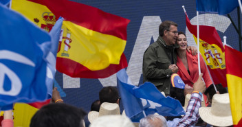 Feijóo junto a Díaz Ayuso al finalizar el acto.