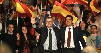 Alberto Núñez Feijóo y Carlos Mazón en el acto En defensa de un gran país en Valencia