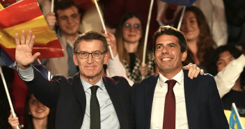 Alberto Núñez Feijóo y Carlos Mazón en el acto En defensa de un gran país en Valencia
