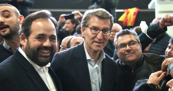 El presidente, Alberto Núñez Feijóo, y el presidente del PP de Castilla-La Mancha, Paco Núñez, durante el acto celebrado en Albacete
