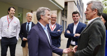 Alberto Núñez Feijóo y Alfonso Rueda visitan las instalaciones de CIAE 112 Galicia en A Estrada (Pontevedra)