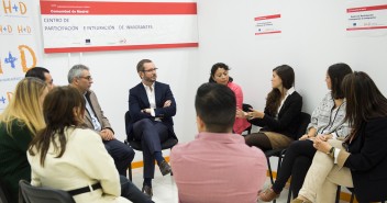 Javier Maroto, realiza una visita al Centro de Participación e Integración de Inmigrantes (CEPI)