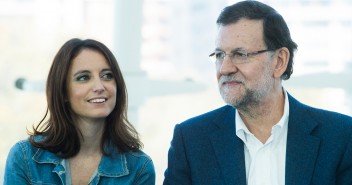 La vicesecretaria de Estudios y programas, Andrea Levy junto al Presidente Mariano Rajoy