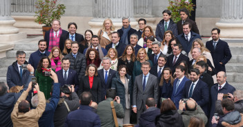 Foto de familia en los actos del Día de la Constitución 