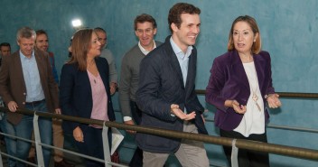 Pablo Casado, Ana Pastor, y Alberto Núñez Feijóo participan en el acto 