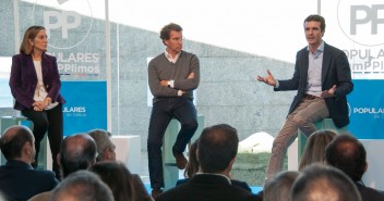 Pablo Casado, Ana Pastor, y Alberto Núñez Feijóo participan en el acto 