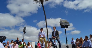 Pablo Casado y José Manuel Soria en el acto #cumPPlimos de Lanzarote