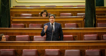 José Ignacio Echániz, durante la sesión de control