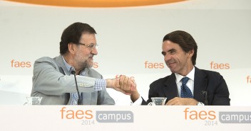 Mariano Rajoy con José María Aznar durante la clausura del Campus FAES