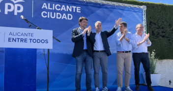 El coordinador general, Elías Bendodo, en Alicante