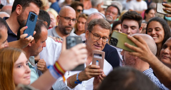 Alberto Núñez Feijóo en un mitin en Barcelona