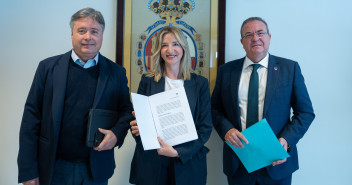 Alicia García, José Antonio Monago y Luis Santamaría en el Senado