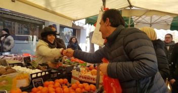 El coordinador general del Partido Popular, Fernando Martínez-Maíllo, visita el Mercado de Can Gibert del Pla, Girona