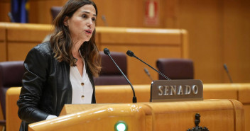La senadora del Grupo Parlamentario Popular Rosa Romero