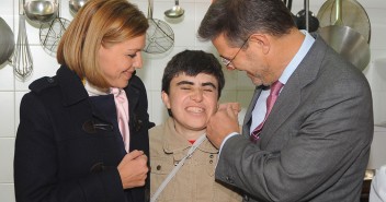 Mª Dolores Cospedal y Rafael Catalá visitan la asociación ASPADEC, en Cuenca