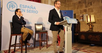 Javier Maroto en el acto de presentación del Programa Electoral del PP hoy en León.