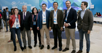 Nuestros vicesecretarios junto a Juanma Moreno en la llegada a la Convención Nacional de Sevilla 2018