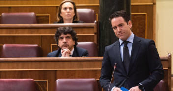 El secretario general del Partido Popular, Teodoro García Egea, interviene en la Sesión de Control