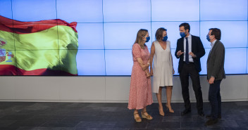 El presidente del Partido Popular, Pablo Casado, en la Junta Directiva Nacional junto a Cuca Gamarra, Ana Pastor y José Luis Martínez-Almeida