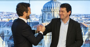 El presidente del Partido Popular, Pablo Casado, y Alfonso Fernández Mañueco durante el Comité Ejecutivo Nacional