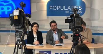 Reunión de la secretaria de Emigración del Partido Popular, Ana Vázquez Blanco, y Asier Antona