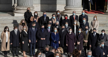 El presidente del Partido Popular, Pablo Casado, acompañado por presidentes, diputados y senadores populares en el acto conmemorativo del Día de la Constitución