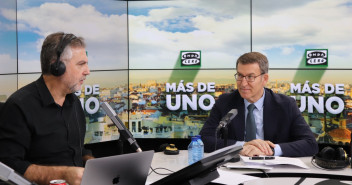Alberto Núñez Feijóo durante la entrevista.