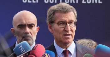 El presidente, Alberto Núñez Feijóo, en declaraciones a los medios