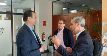 El vicesecretario de Economía del PP, Juan Bravo, se reúne con el presidente de Pimec Girona junto con el candidato del PP por Girona a las elecciones en el Parlamento, Jaume Veray