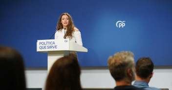 Ester Muñoz ofrece una rueda de prensa.